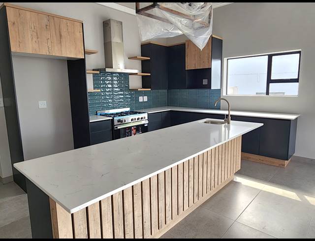 3 BEDROOM DUET FOR SALE IN ISLAND VIEW